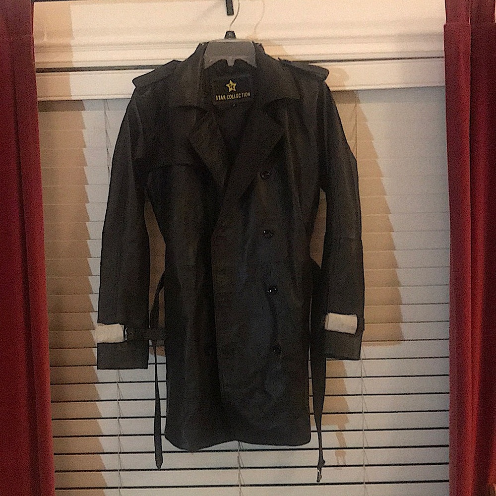 Unisex Black Leather Half Coat